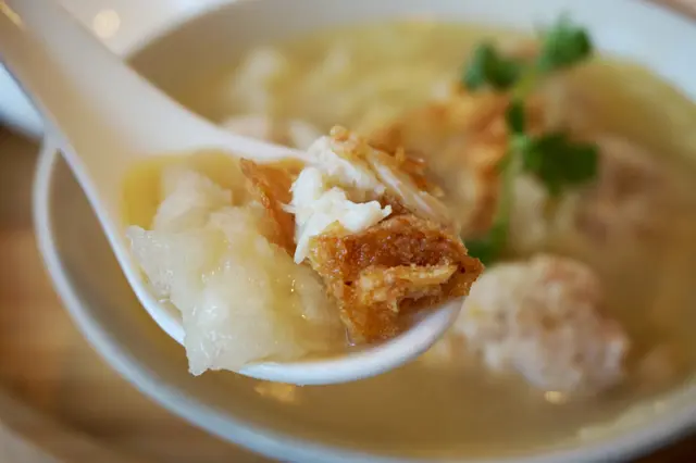蟹肉冬筍肉丸湯
