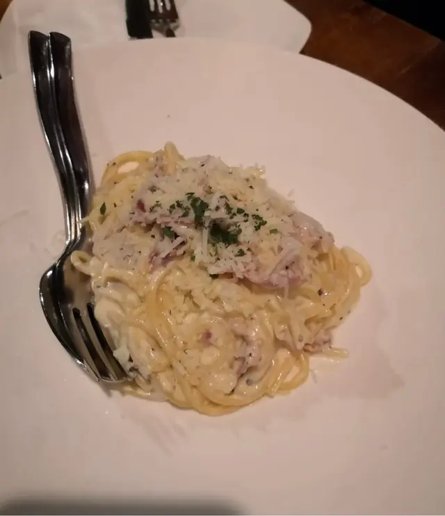 白汁意大利谷巴火腿意粉