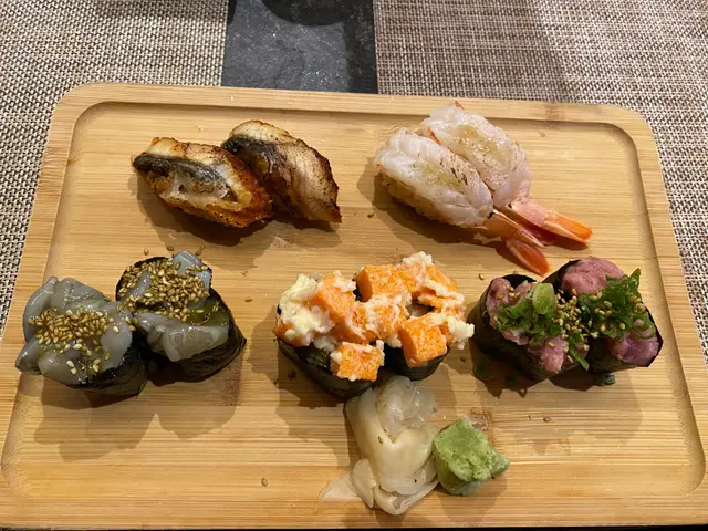 浦燒鳗魚, 柚子燒赤蝦, 芥辣八爪魚軍艦, 明太子沙律軍艦, 蔥粒吞拿魚茸軍艦