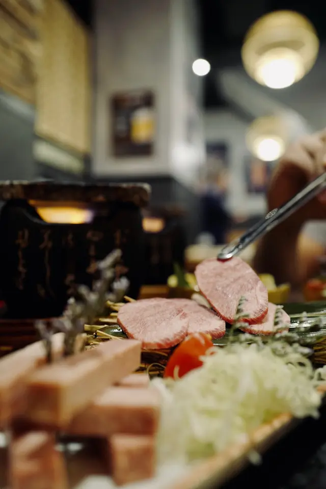 厚切特上牛舌𝘾𝙤𝙢𝙗𝙤