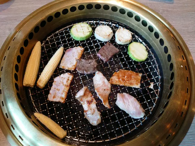 厚切雪花豬、牛、菜