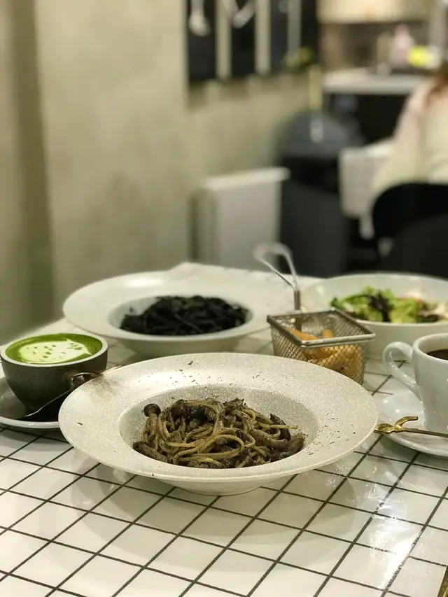 黑松露野菌忌廉意粉