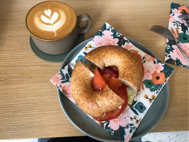 Latte  &  Bagel