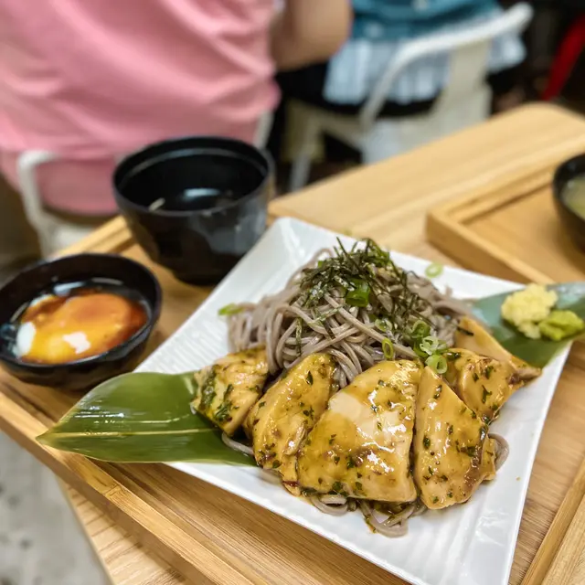 鹽麴慢煮雞胸蕎麥冷麵