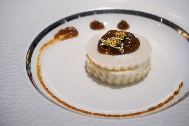 金箔銀稔千層豆腐