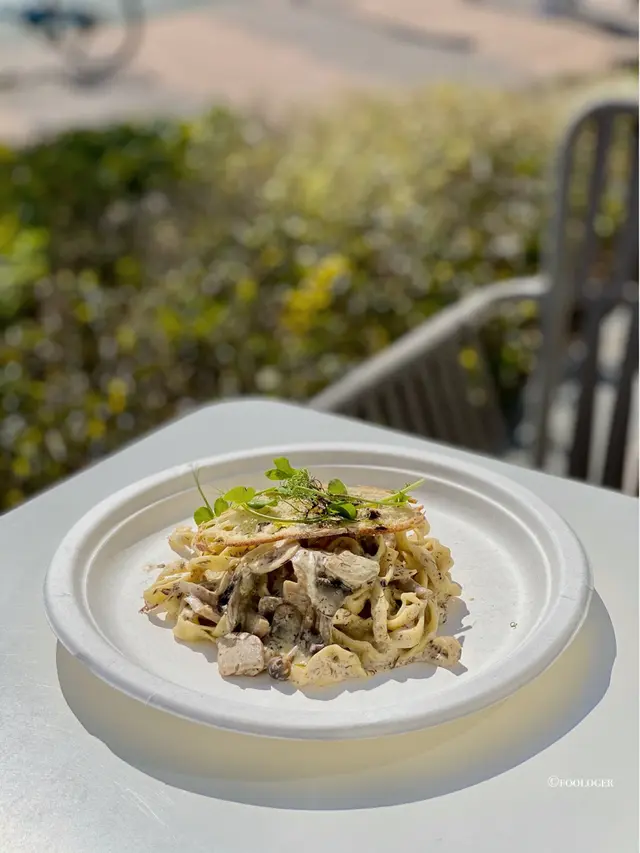 手打意粉配黑松露忌廉醬