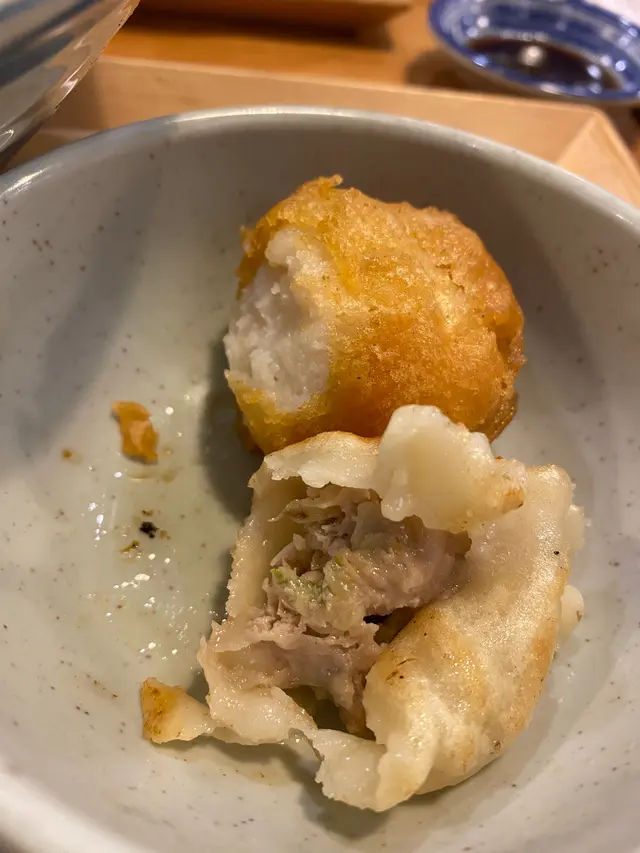 椒鹽花枝丸  及  現做煎餃马