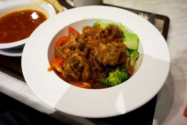 紅酒汁燴牛尾扁意粉