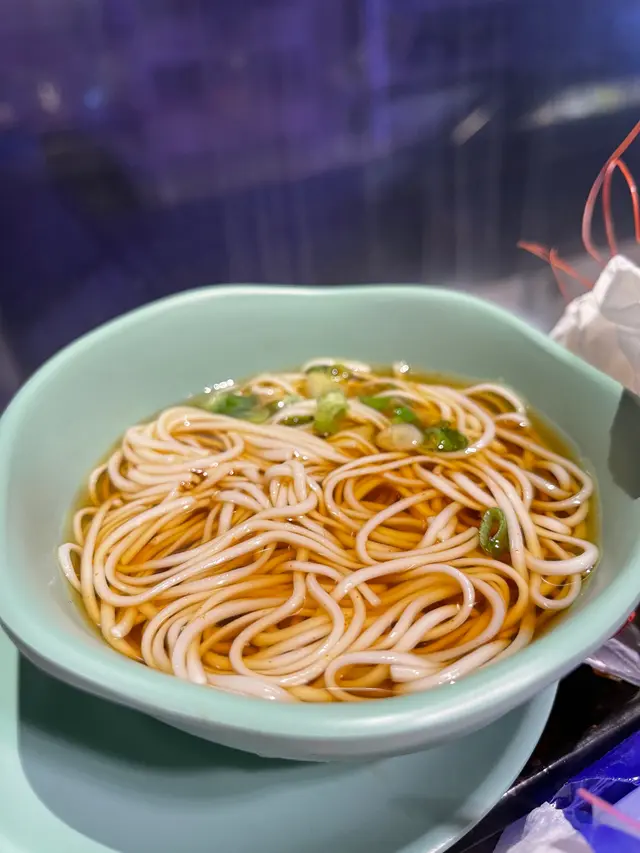 臭左既「素面」