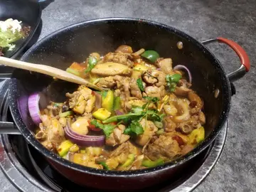 老趙奇味雞煲
