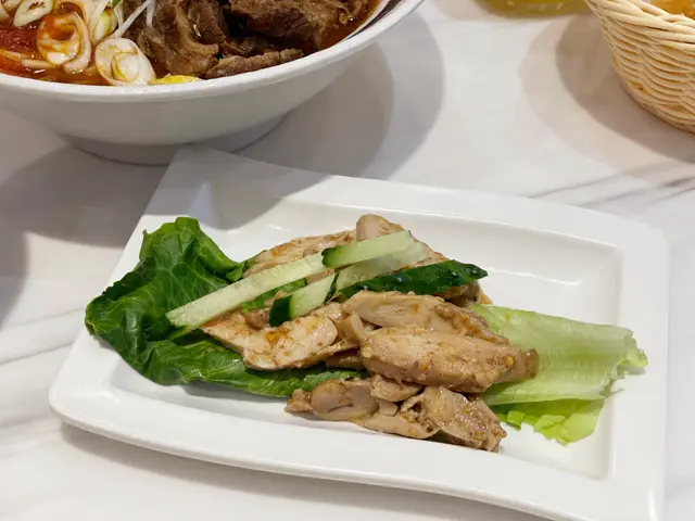 麻辣麻醬手撕雞