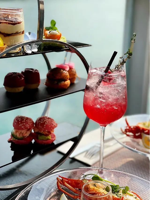 Crystal  Pink  Lady