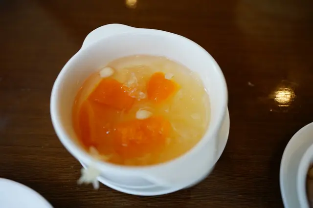 冰花雪耳燉萬壽果