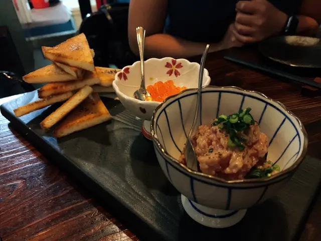 拖羅白身魚蓉+鹽漬三文魚籽多士