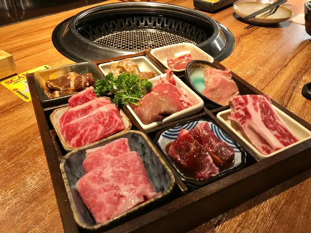 九宮格燒肉盛盒