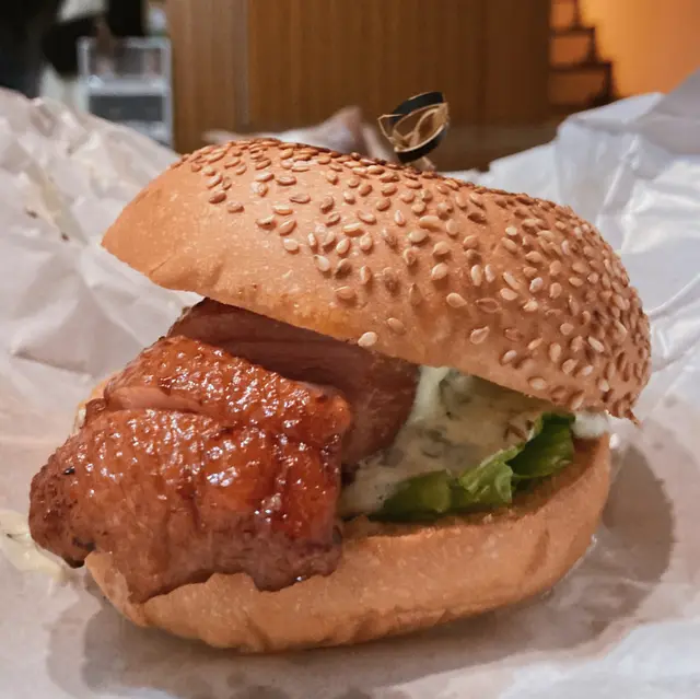 七安士煙熏鴨胸漢堡