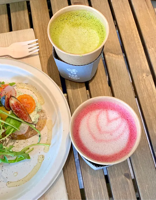 Matcha  Latte  &  Beetroot  Latte
