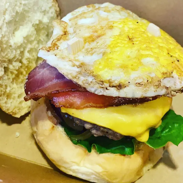 煙肉香口，雙層美國安格斯牛，磨菇，芝士