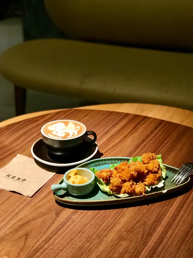 炸雞軟骨配蒜蓉蛋黃醬