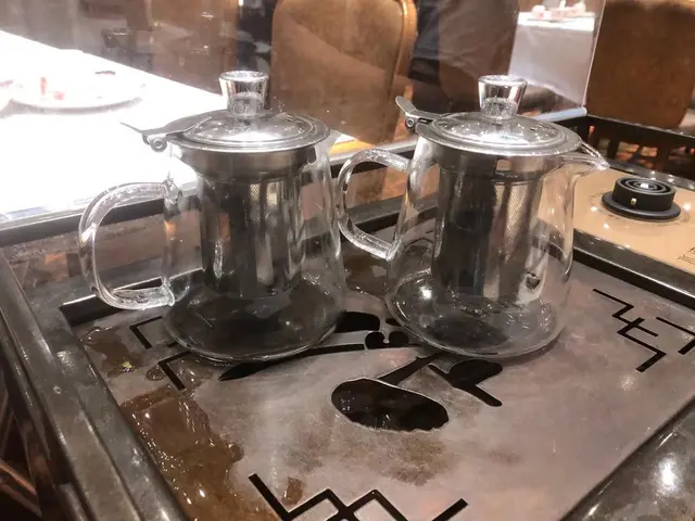 職員話呢個茶壺先至系用黎沖茶既,但系系加湯前 我都無見過呢個茶壺 !