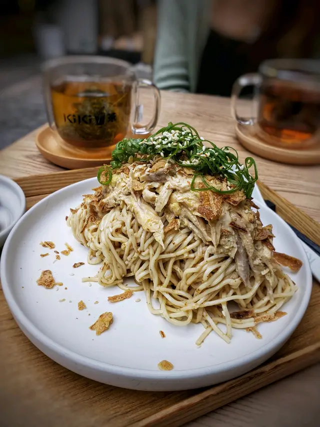 胡麻醬棒棒雞伴小醋麵