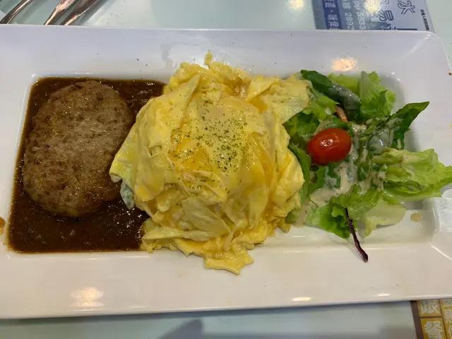 黑椒漢堡扒蛋包飯