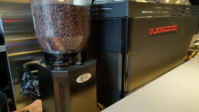 咖啡是自家烘焙咖啡豆