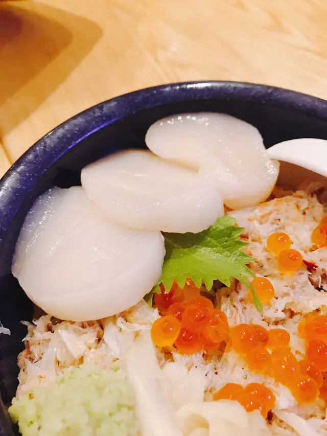 北海道帆立貝松葉蟹丼