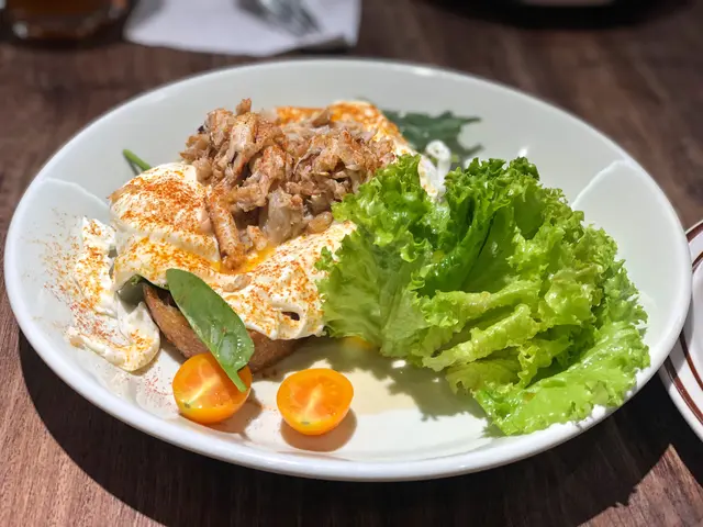 蟹肉炒蛋白多士