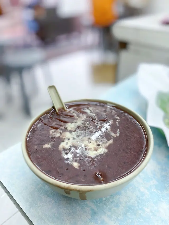 紅豆已煮到熟爛，而且加左椰汁