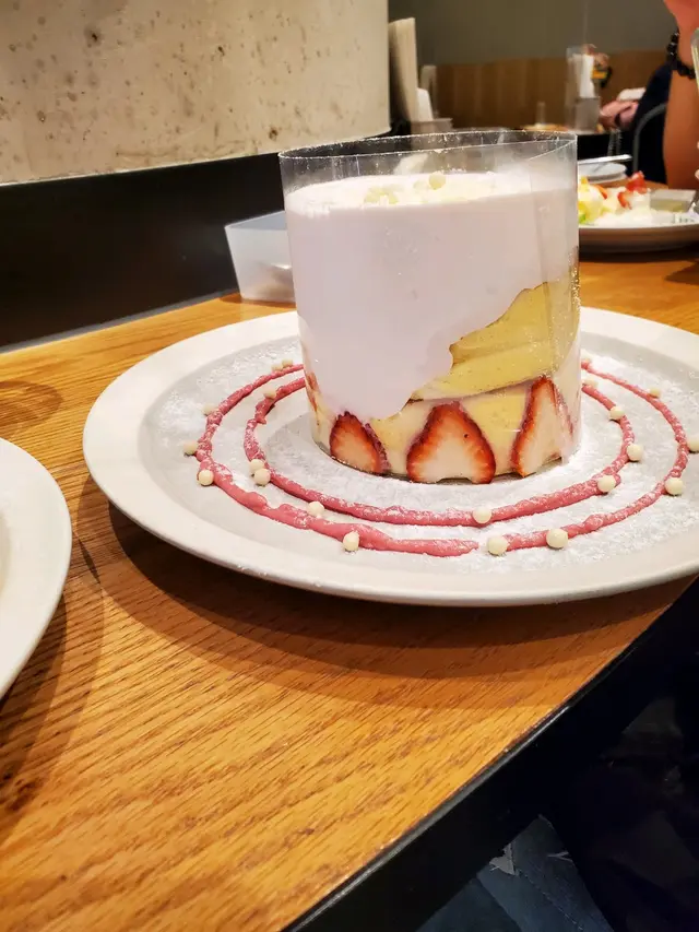 限定奇蹟之粉紅莓果忌廉梳乎里班戟