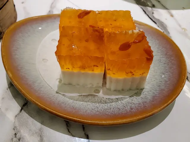 桃膠杞子桂花糕