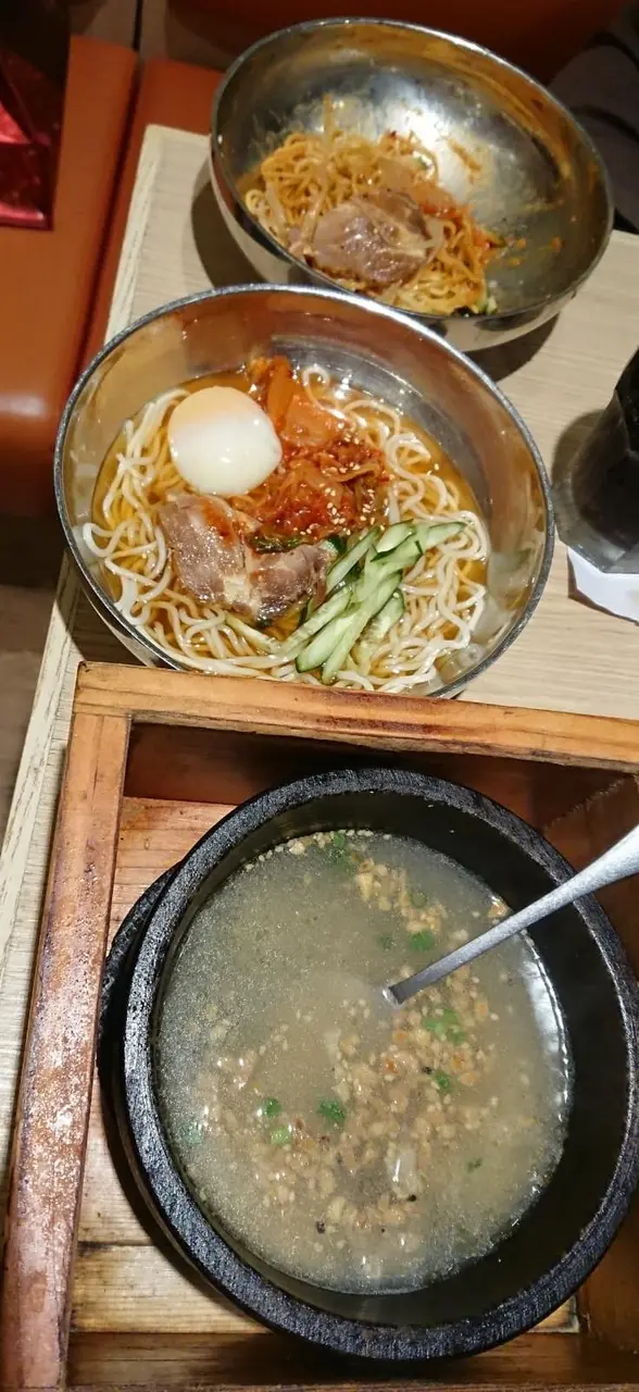 溫玉韓式涼拌面 , 石鍋蔥蒜牛尾湯