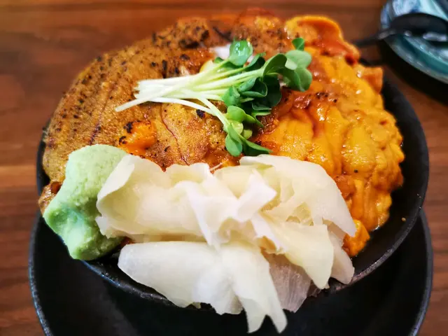 三種海膽混在一起，讓人相當滿足