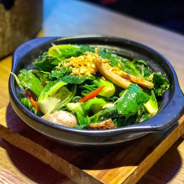 馬拉盞豬頸肉炒椰菜苗