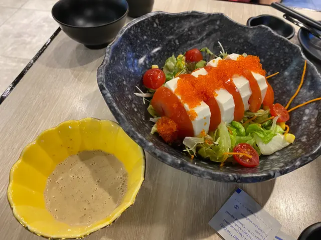 温室番茄豆腐沙律配胡麻