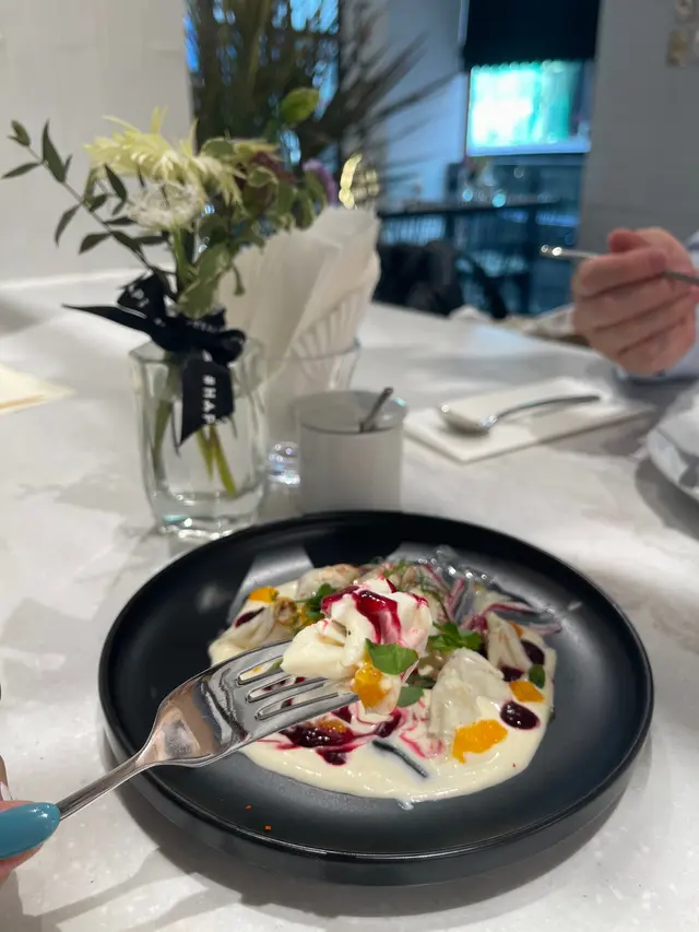 太好食啦，主要係醬超好食，蟹肉就一般