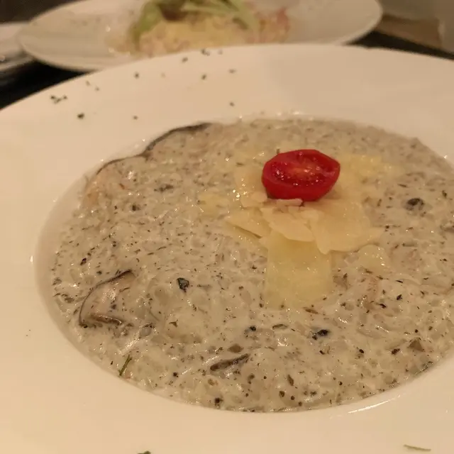 黑松露野菌忌廉意大利飯