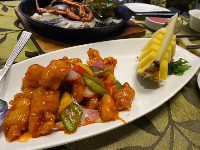 鮮菠蘿脆皮咕嚕肉