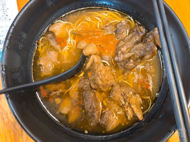牛腩車仔麵