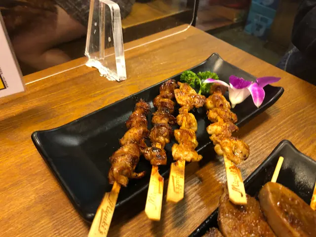 烤雞腎串、燒雞軟骨串