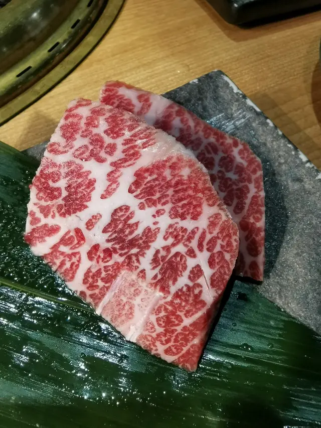 如大理石花紋的脂肪分佈，比A4 和牛更有肉味