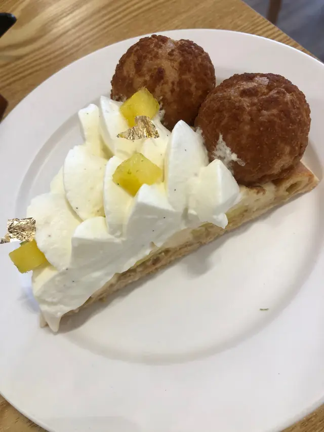 台灣鳯梨聖多諾黑蛋糕