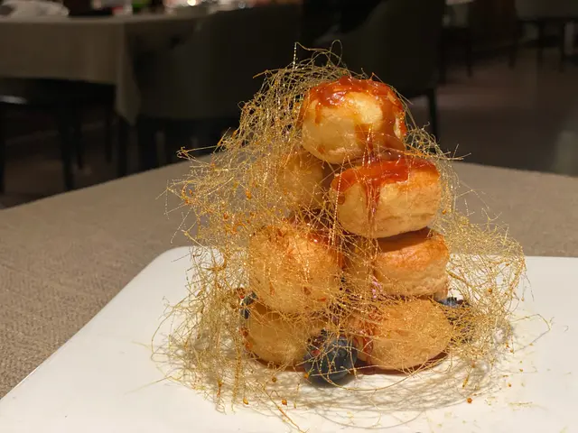 Mini  Croquembouche