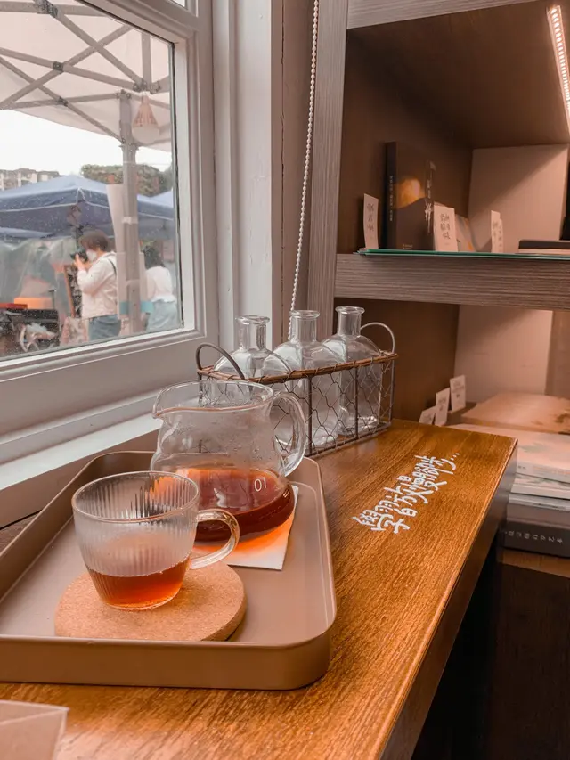 Hand  drip  coffee