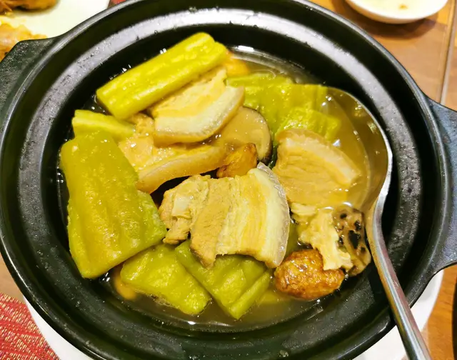 肚肉苦瓜煲