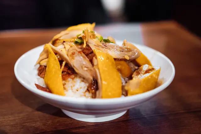 雞油香蔥雞肉滷肉飯