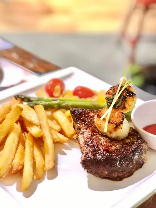 深海帶子拼醬燒汁牛柳