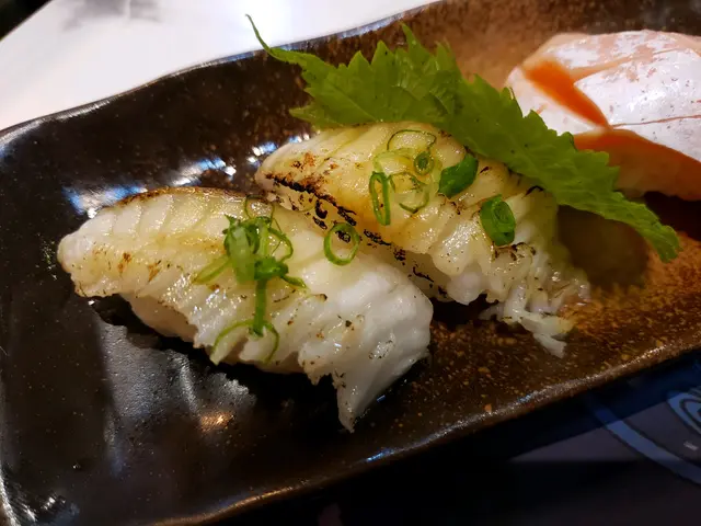 火炙左口魚壽司