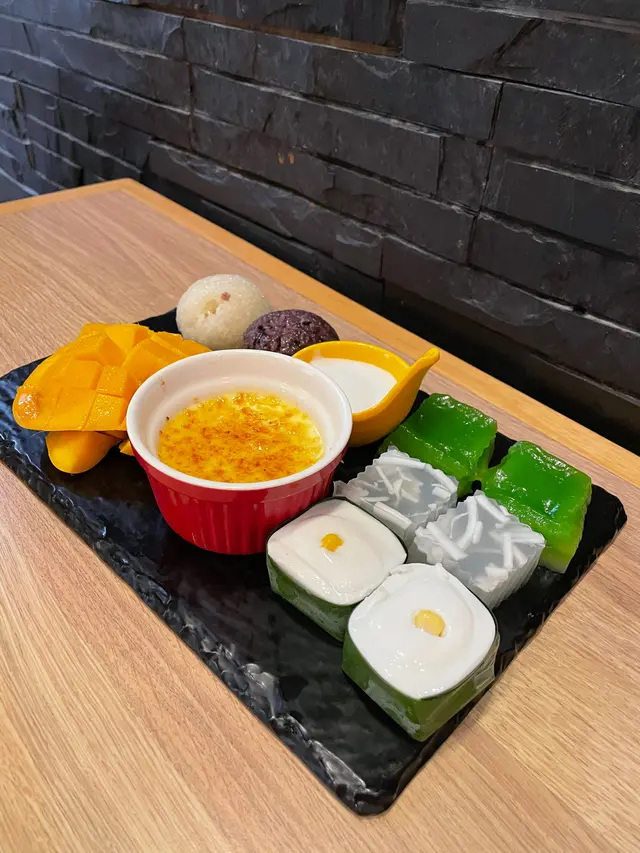 芒果糯米飯勁爆好食，其他唔洗試😢